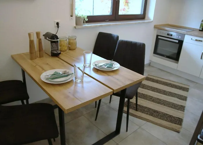 Studio-Apartment Mit Garten, Parkplatz & Kueche