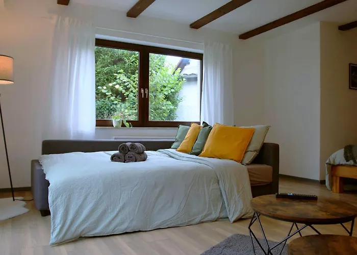 Studio-Apartment Mit Garten, Parkplatz & Kueche